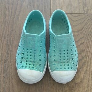 Native shoes size 10